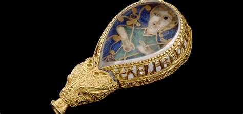  The Alfred Jewel! - A Miniature Masterpiece Embroidered with Enigma and Majesty